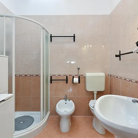 Natasa 1718 Apartman *